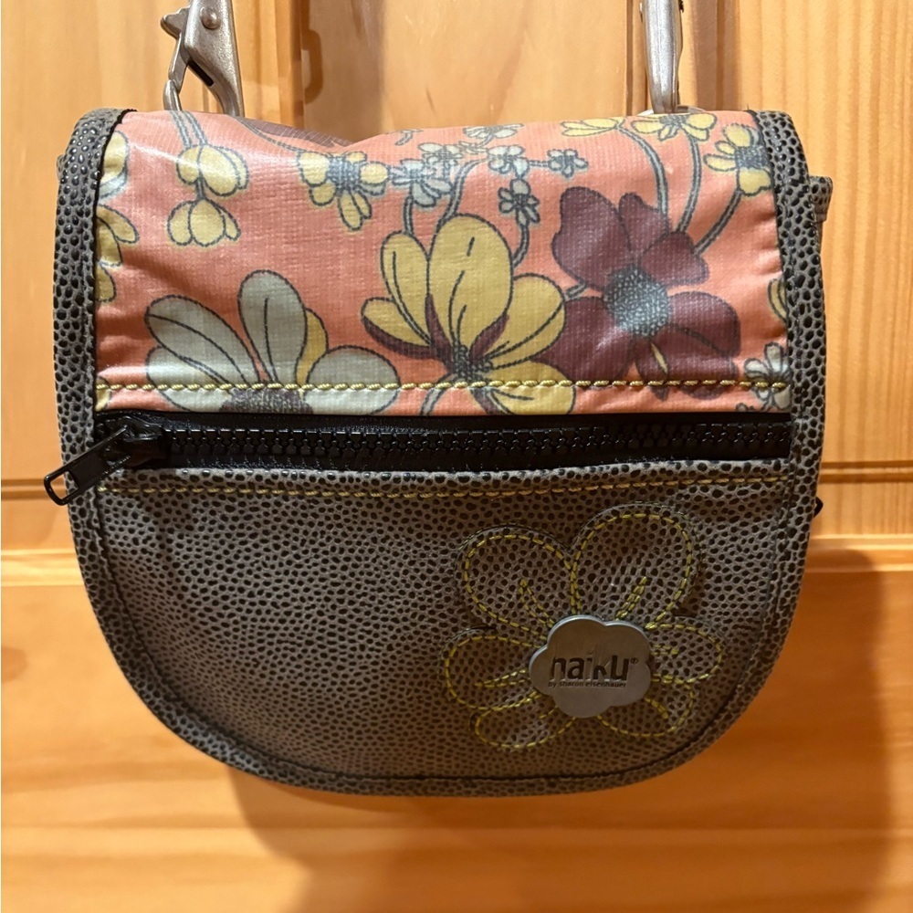 Haiku eco-friendly crossbody bag
